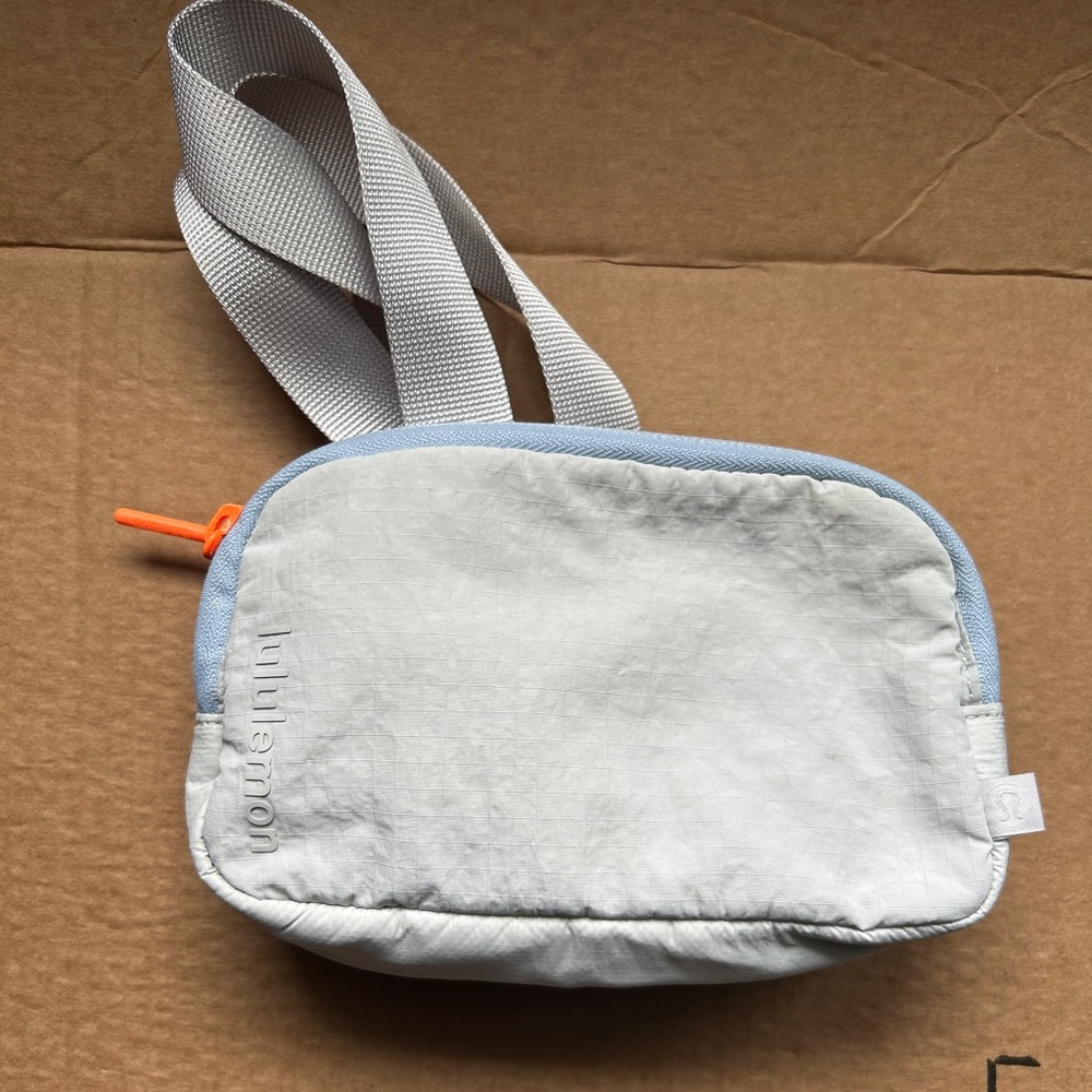 Lululemon belt bag gray and orange